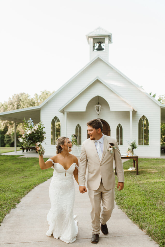 bride and groom at chapel wedding in tennessee